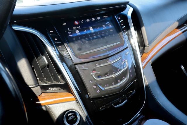 Used 2019 Cadillac Escalade Luxury image 62