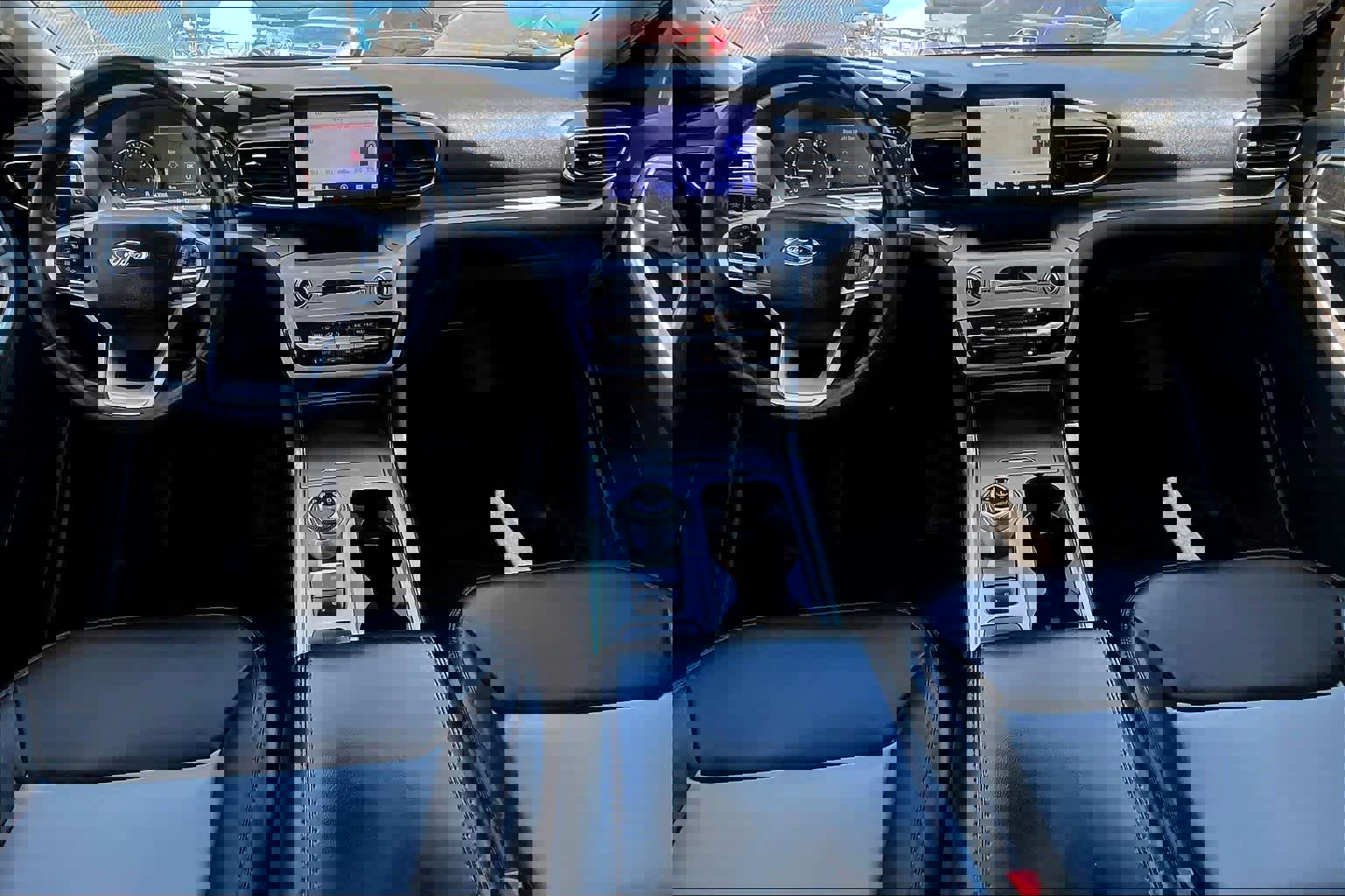 Used 2022 Ford Explorer XLT w/ Equipment Group 202A image 15