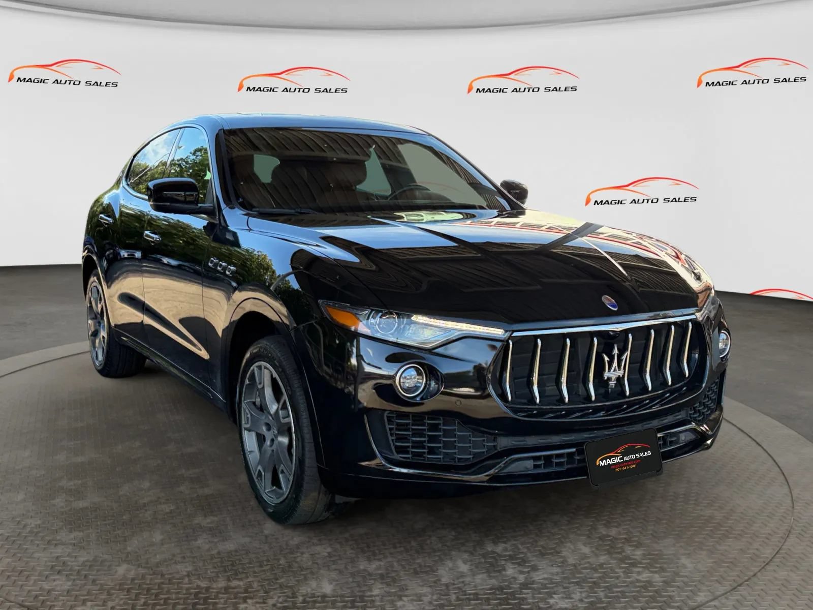 Used 2019 Maserati Levante AWD/4WD image 5