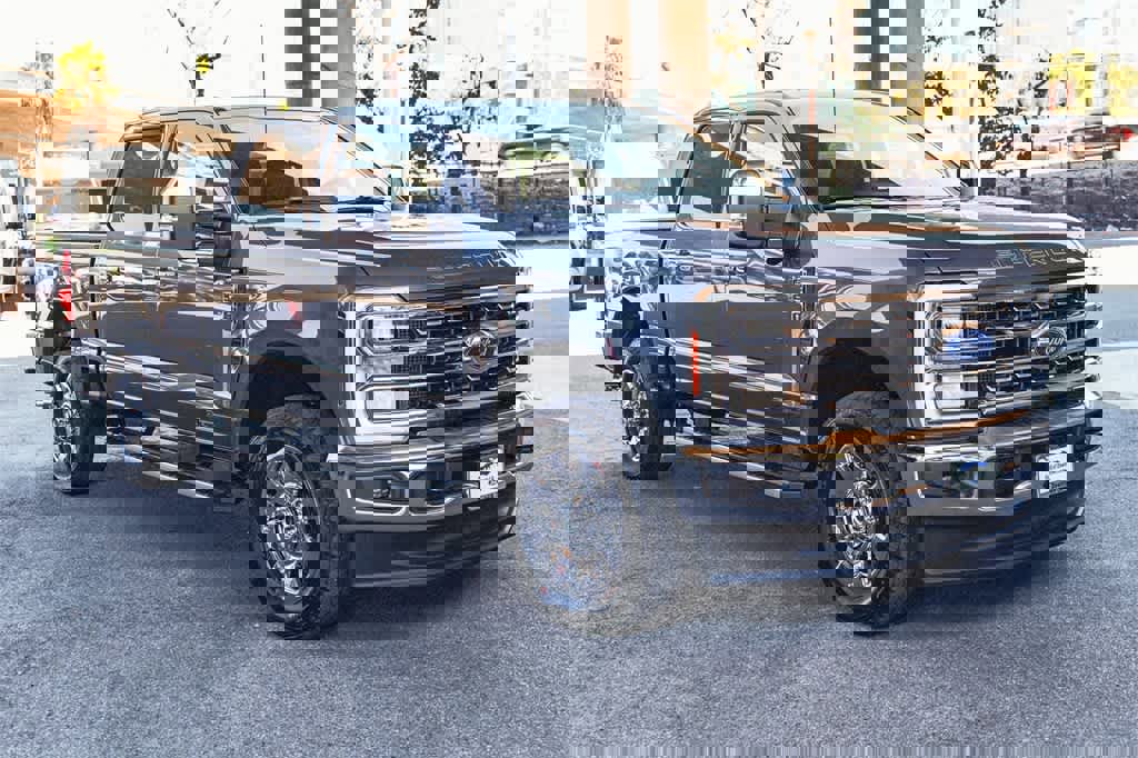 New 2025 Ford F250 Lariat w/ Chrome Package image 3