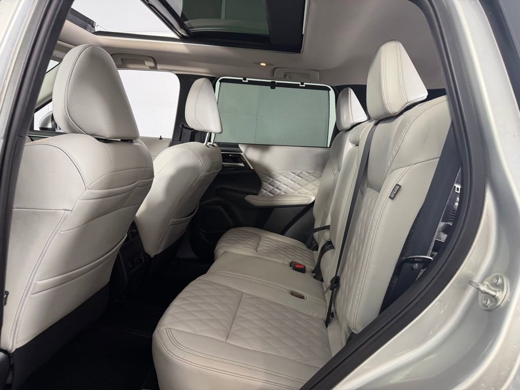 Used 2024 Mitsubishi Outlander SEL AWD/4WD image 26