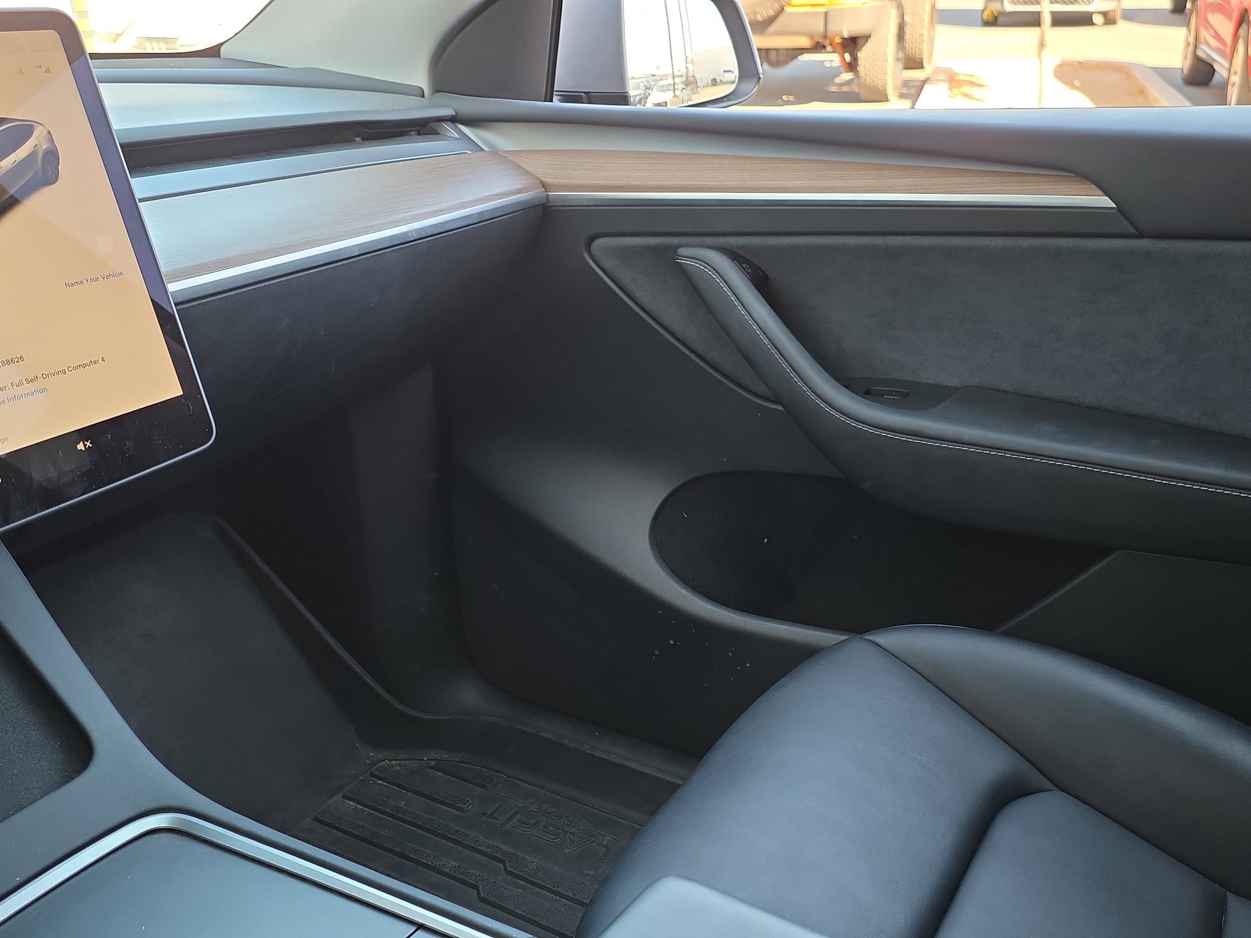 Used 2025 Tesla Model Y Long Range image 23