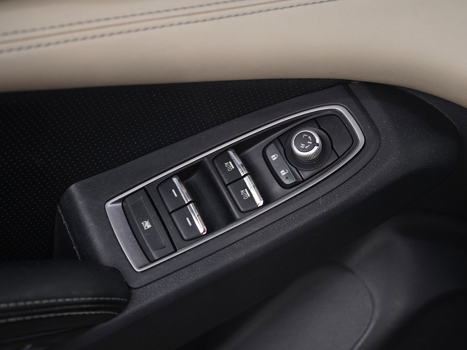 Used 2020 Subaru Ascent Limited w/ Technology Package image 21