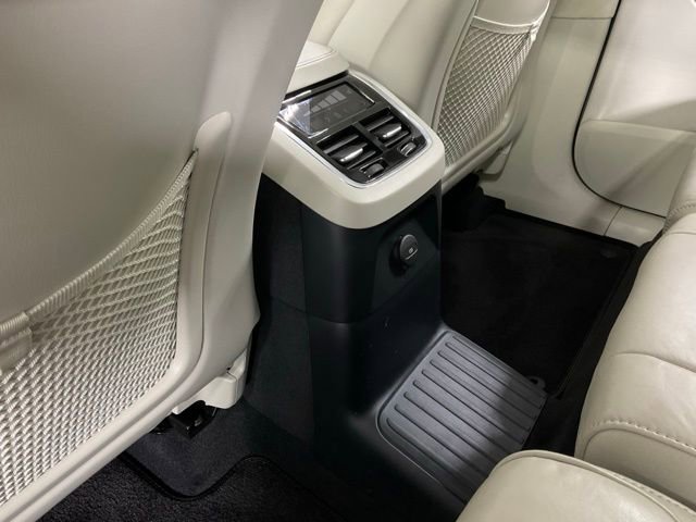 Used 2023 Volvo XC90 T8 Ultimate image 18