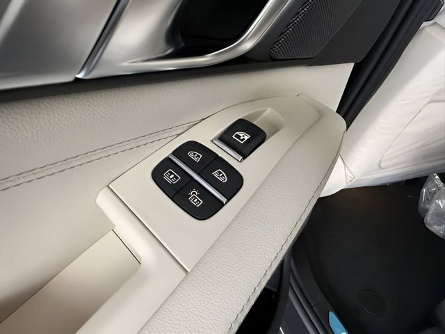 Used 2026 BMW X7 xDrive40i w/ M Sport Package image 20
