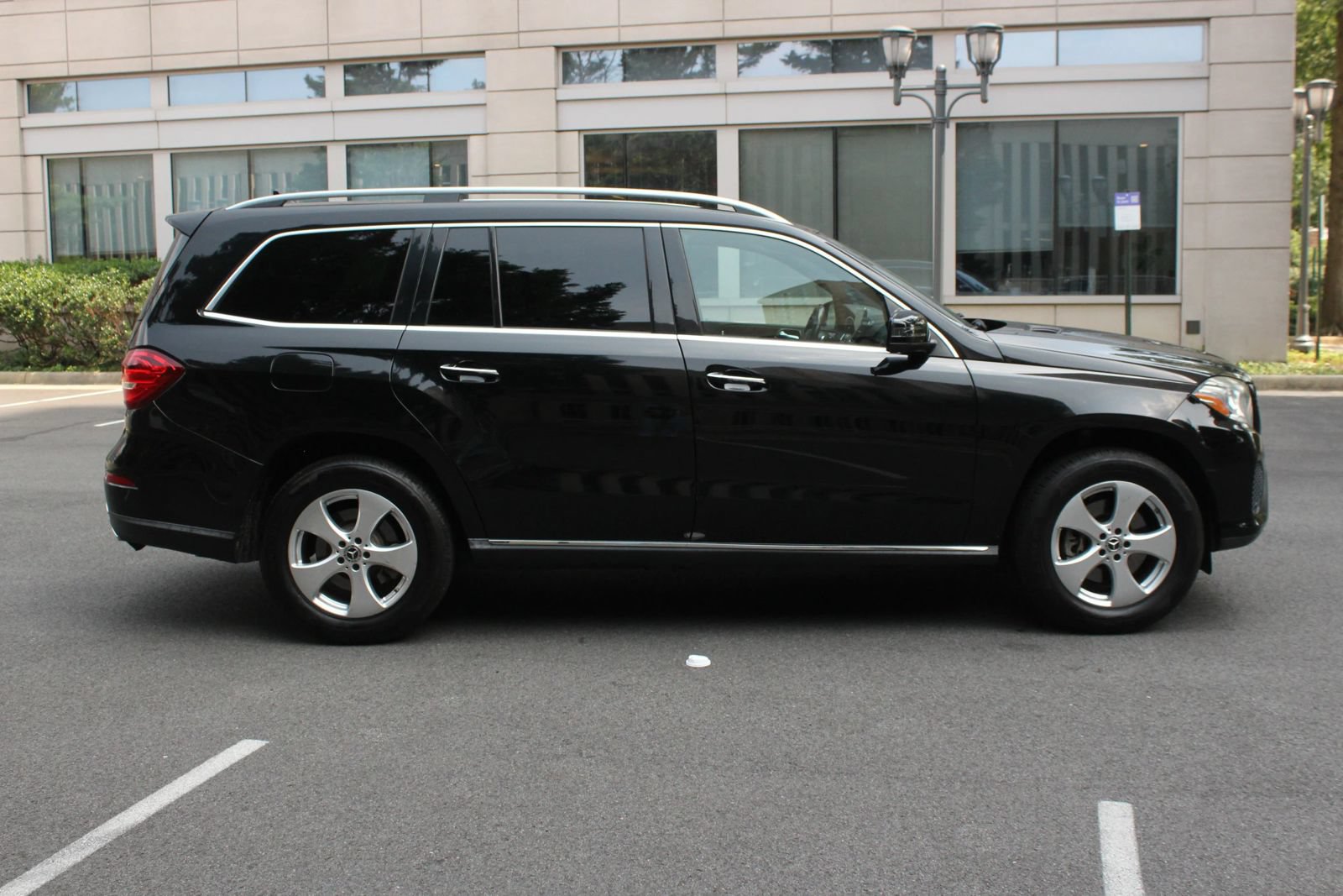 Used 2018 Mercedes-Benz GLS 450 4MATIC w/ Premium Package image 6