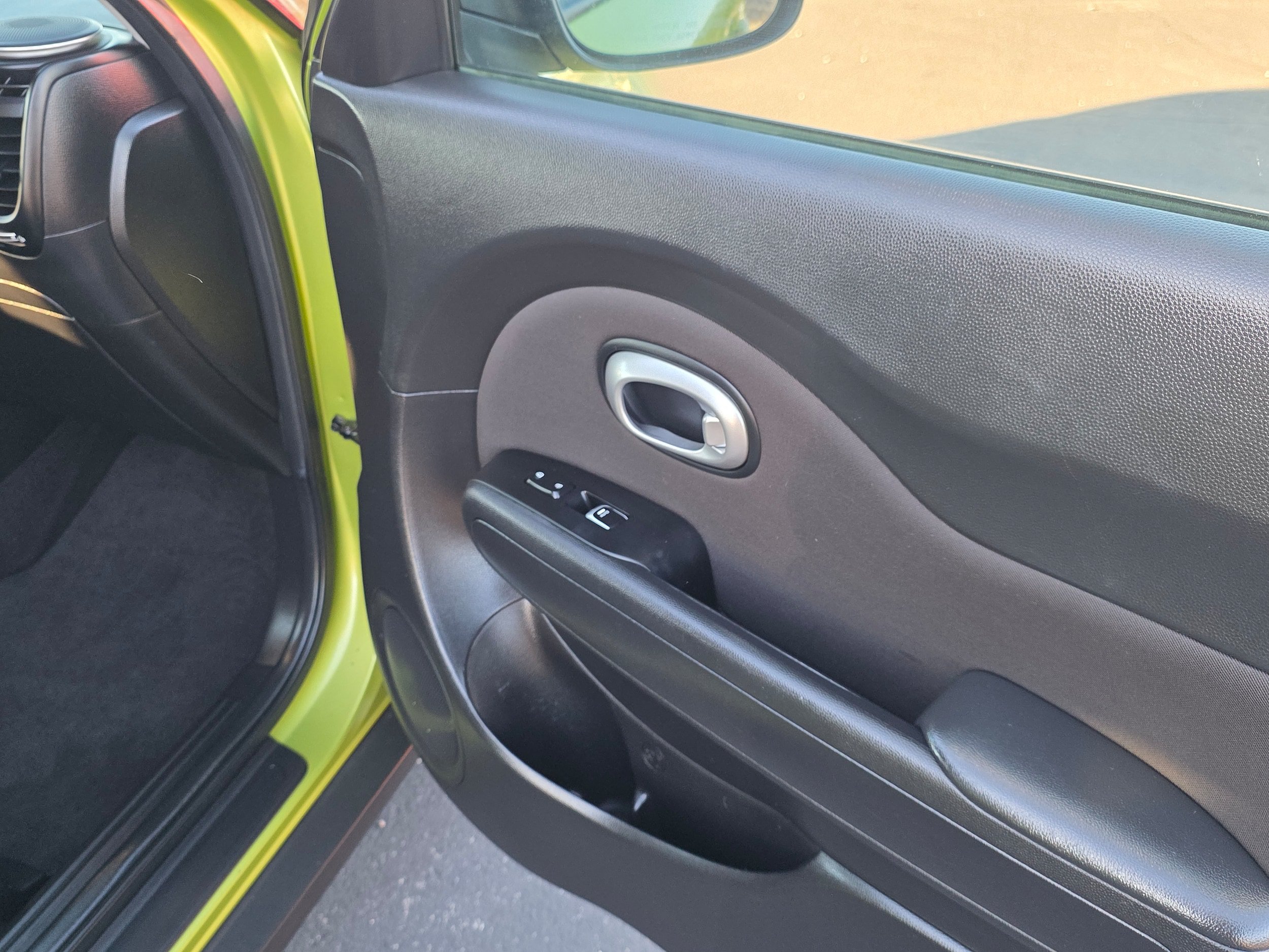 Used 2018 Kia Soul + FWD image 21