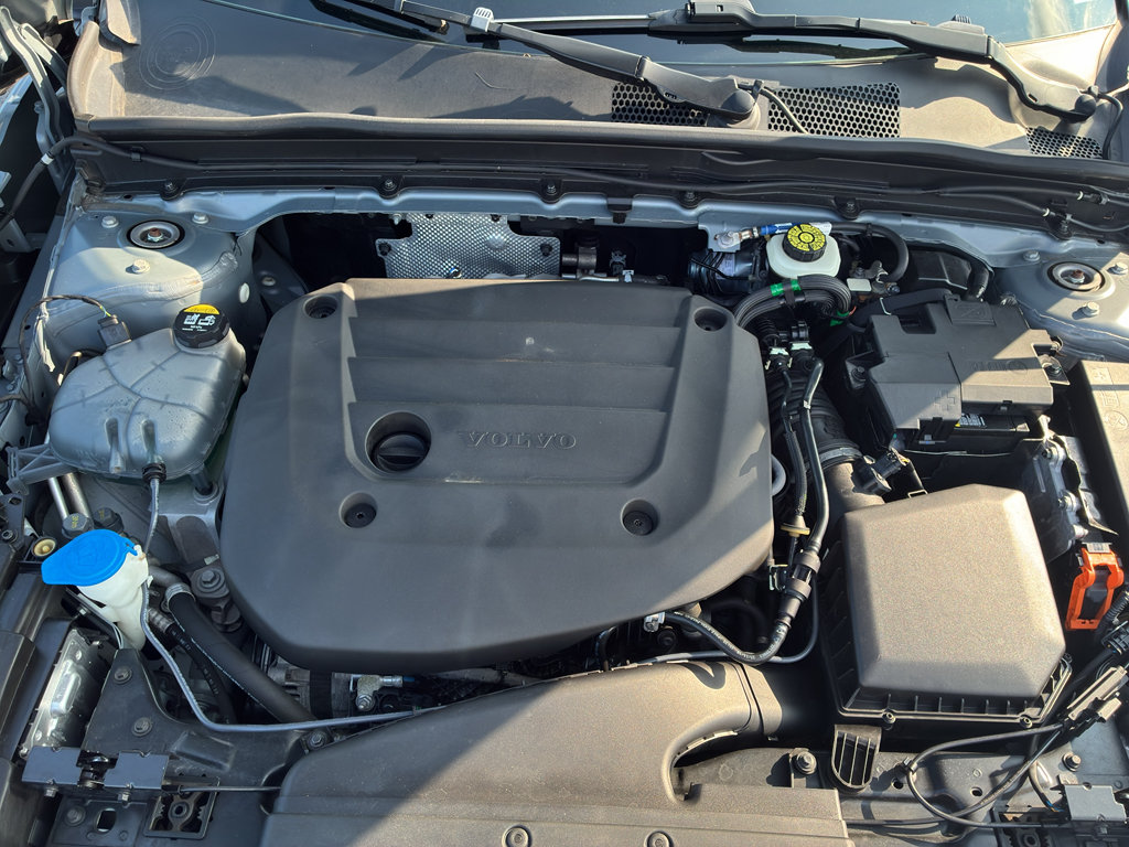 Used 2023 Volvo XC40 B4 Ultimate FWD image 33