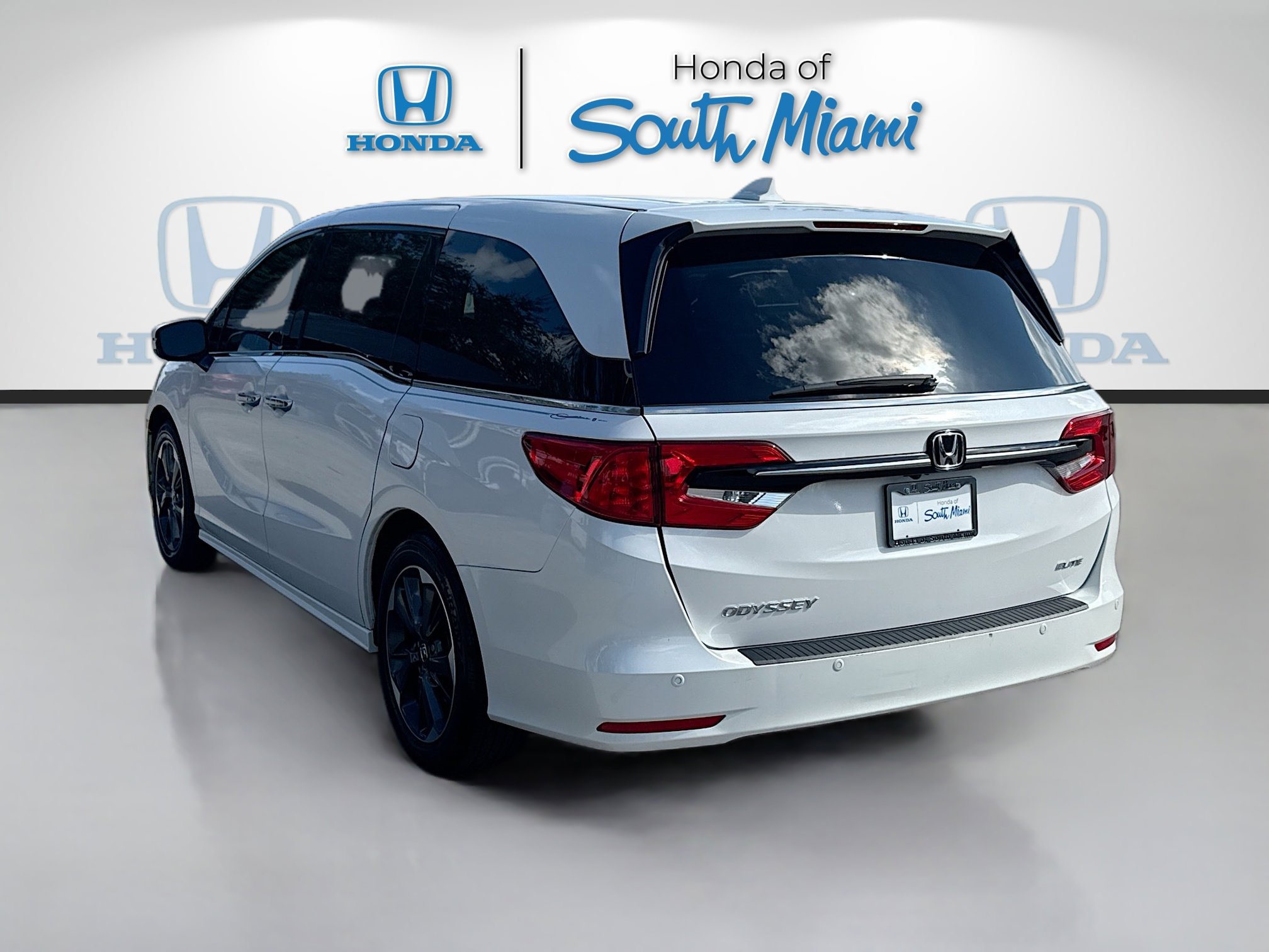 Certified 2024 Honda Odyssey Elite image 5