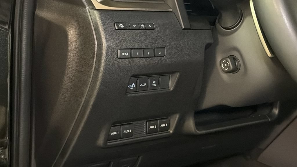 Certified 2025 Lexus GX 550 AWD/4WD image 23