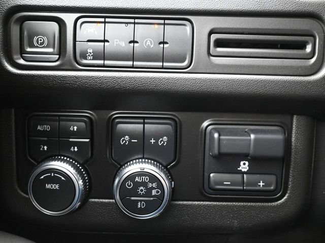 Used 2023 GMC Yukon XL SLT w/ Max Trailering Package AWD/4WD image 27