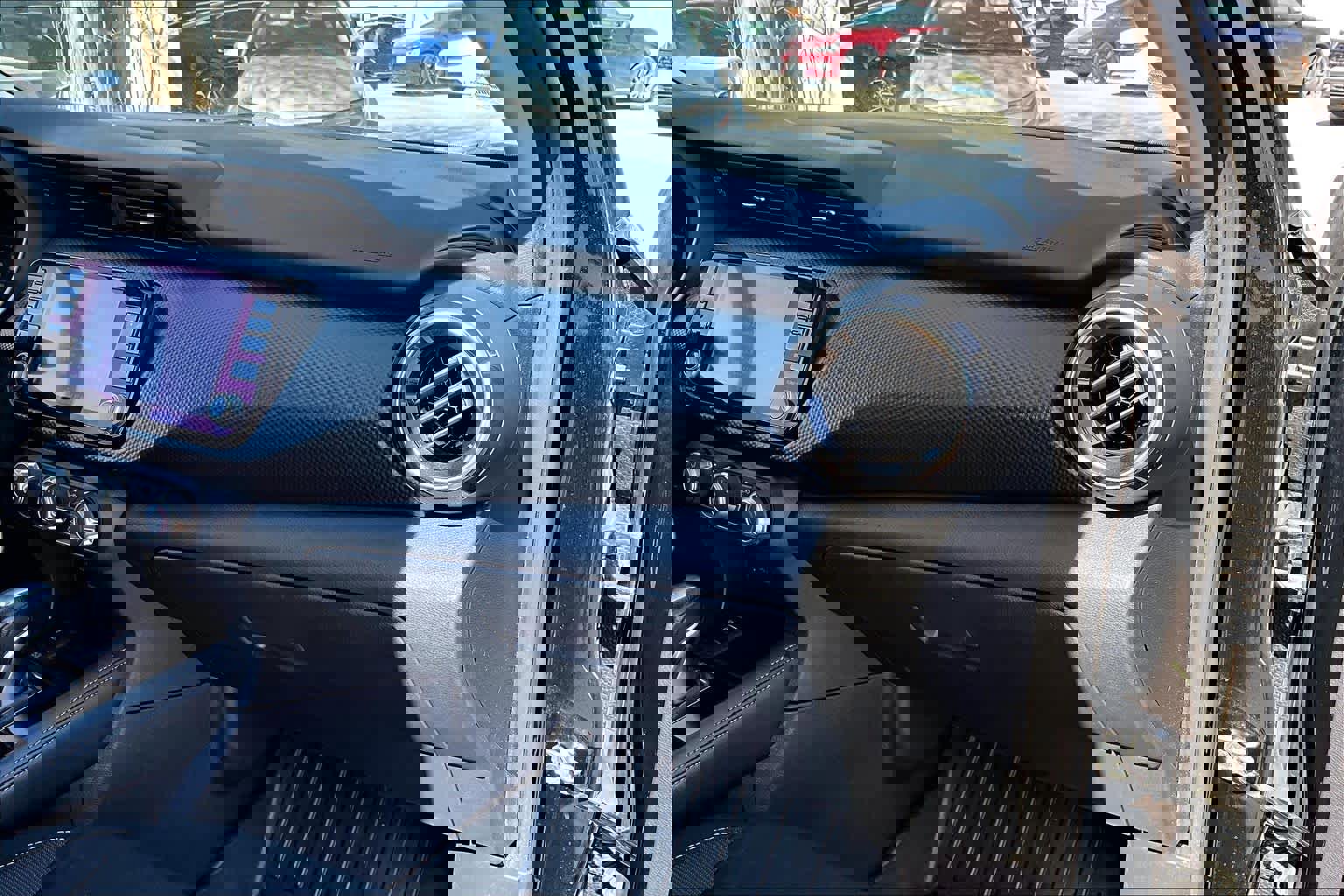 Used 2024 Nissan Kicks SV image 18