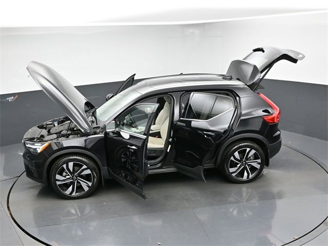 Used 2024 Volvo XC40 B5 Plus w/ Protection Package Premier image 48