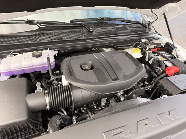 New 2026 RAM 1500 4x4 Crew Cab image 14