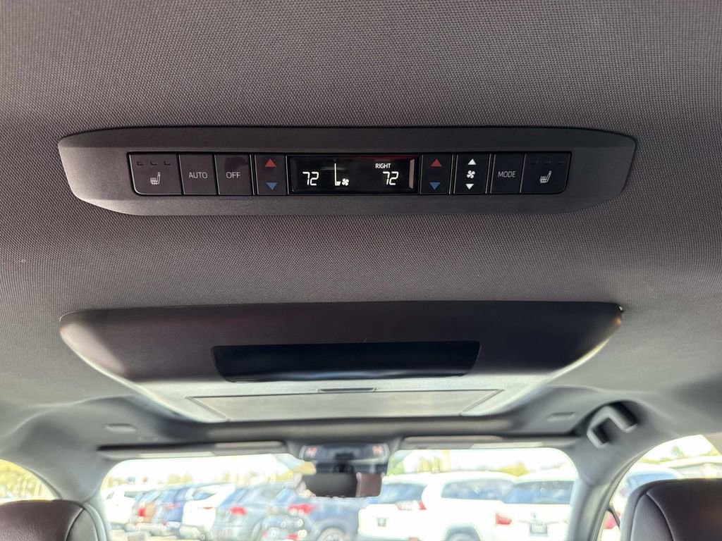 Used 2021 Toyota Sienna Platinum image 20