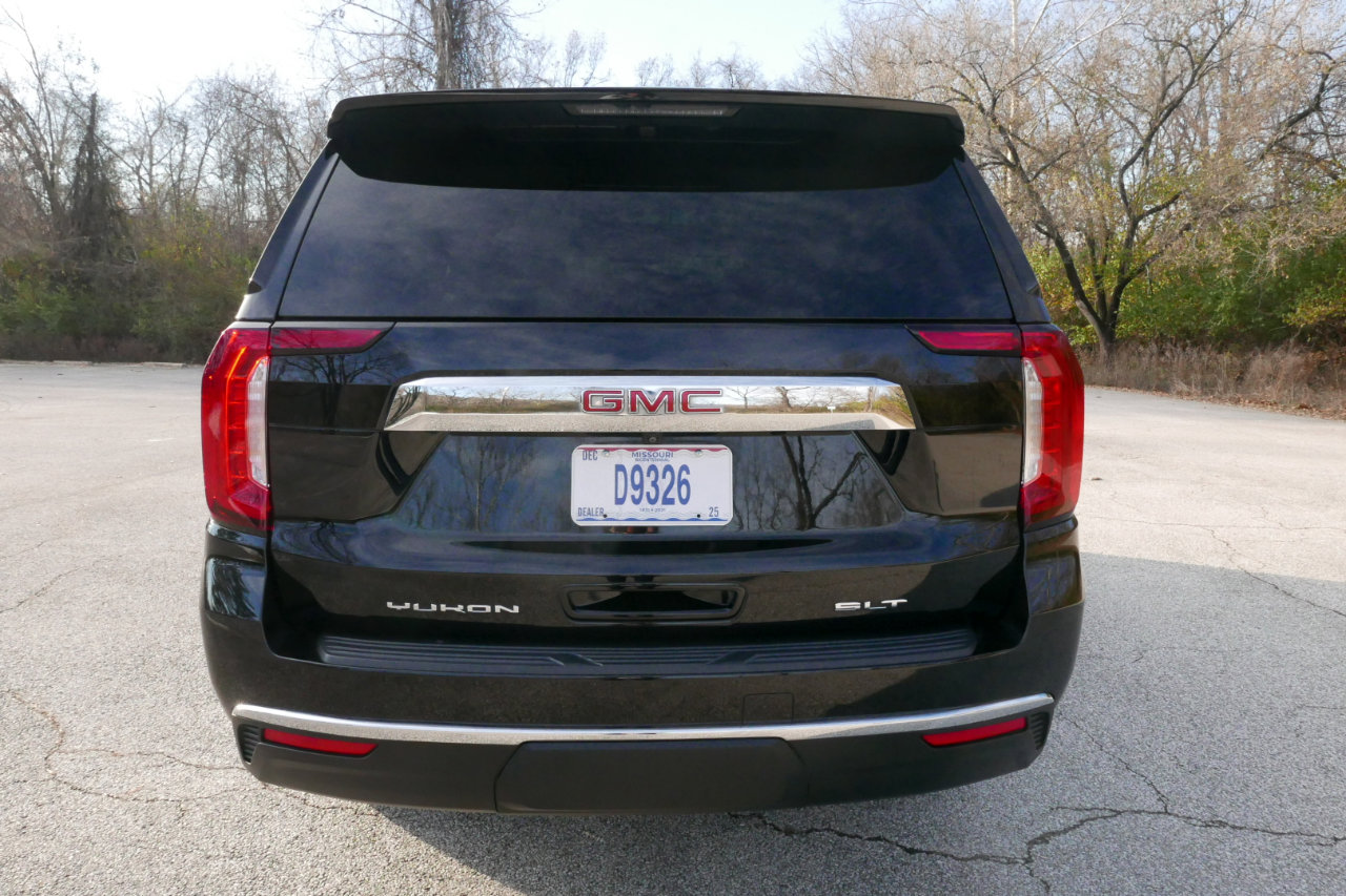 Used 2022 GMC Yukon SLT w/ SLT Premium Package image 7