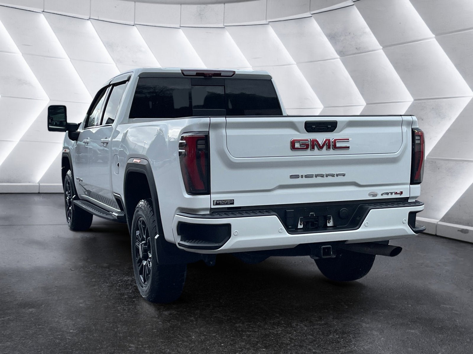 Used 2024 GMC Sierra 2500 AT4 w/ Technology Package AWD/4WD image 4