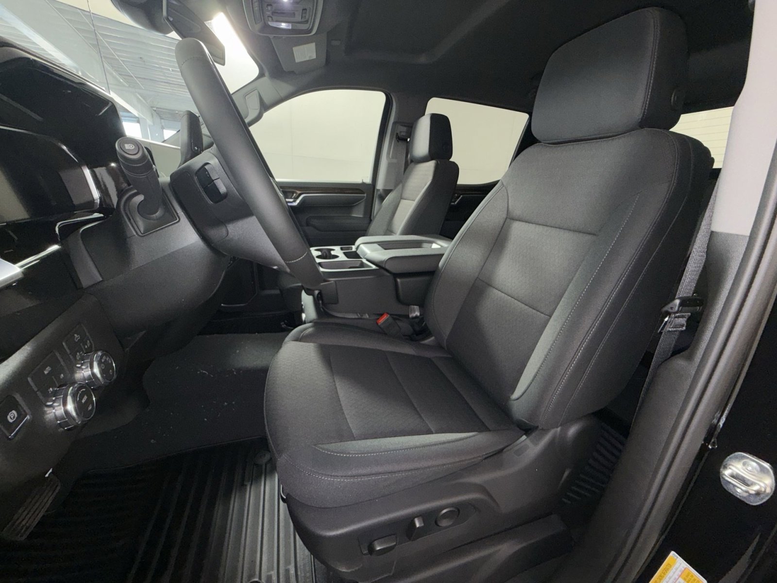 New 2026 GMC Sierra 1500 SLE w/ Preferred Package image 13