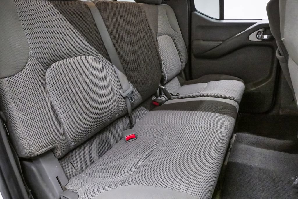 Used 2016 Nissan Frontier SV RWD image 11