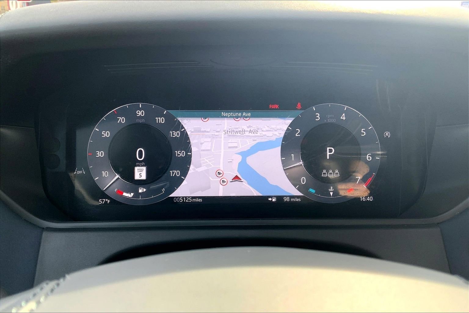 Used 2026 Land Rover Range Rover Velar Dynamic SE image 25