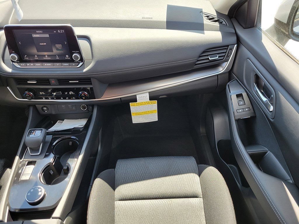 New 2025 Nissan Rogue SV AWD/4WD image 17