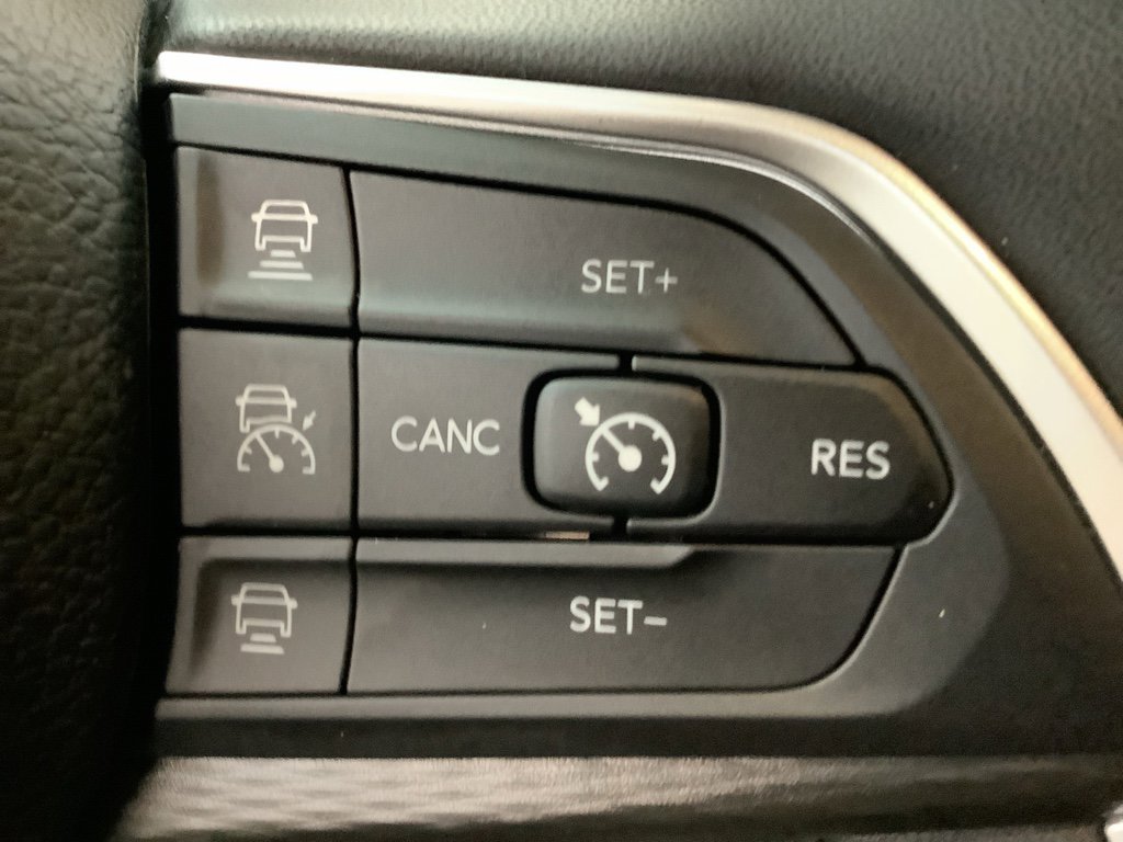 New 2025 Jeep Grand Cherokee L Altitude image 17