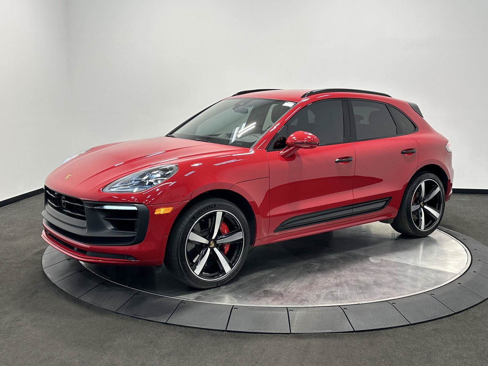 Certified 2023 Porsche Macan GTS AWD/4WD image 1