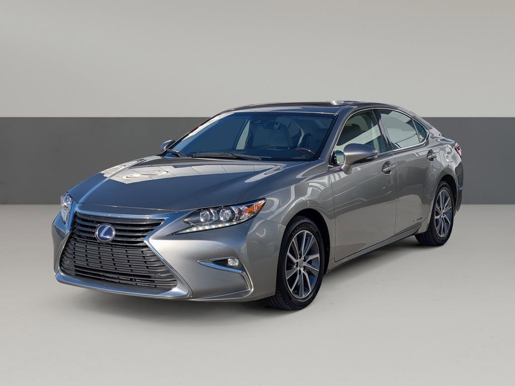 Used 2016 Lexus ES 300h w/ Luxury Package w/Wood Trim image 6