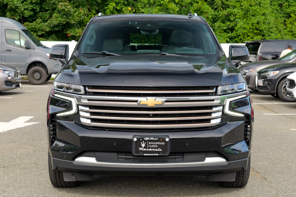 Used 2023 Chevrolet Suburban High Country AWD/4WD image 2