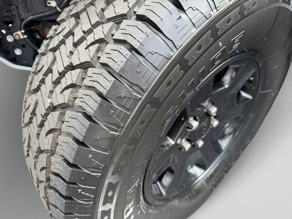 Certified 2022 Jeep Gladiator Mojave w/ LED Lighting Group AWD/4WD image 19