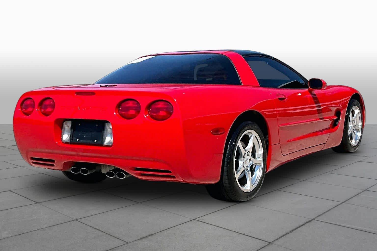 Used 2001 Chevrolet Corvette Coupe w/ Preferred Equipment Group2 RWD image 12