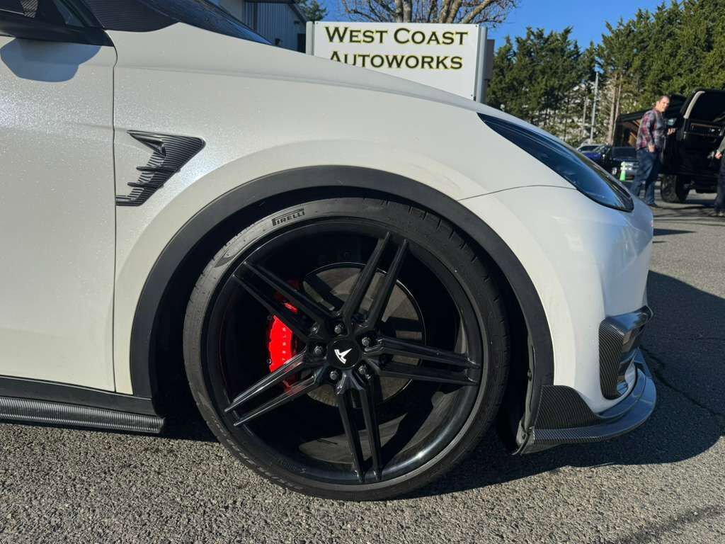 Used 2021 Tesla Model Y Performance image 23