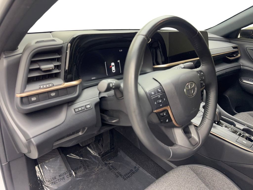 Used 2023 Toyota Crown XLE image 50