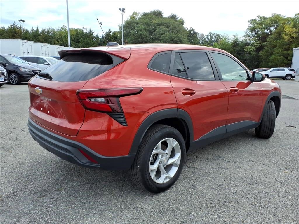 Certified 2024 Chevrolet Trax LS w/ LS Convenience Package image 4