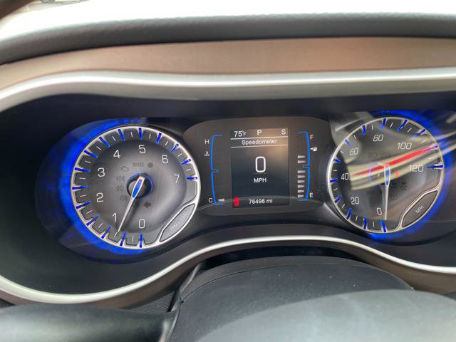 Used 2017 Chrysler Pacifica Touring-L w/ Tire & Wheel Group image 20