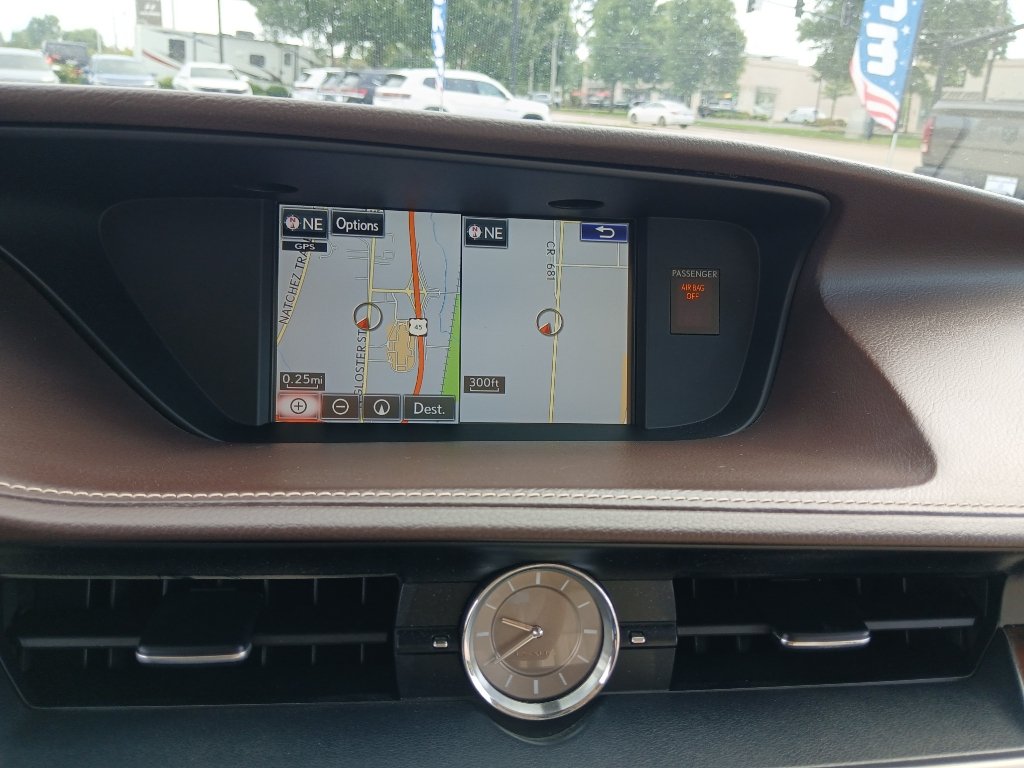 Used 2016 Lexus ES 350 w/ Luxury Package w/Wood Trim FWD image 15