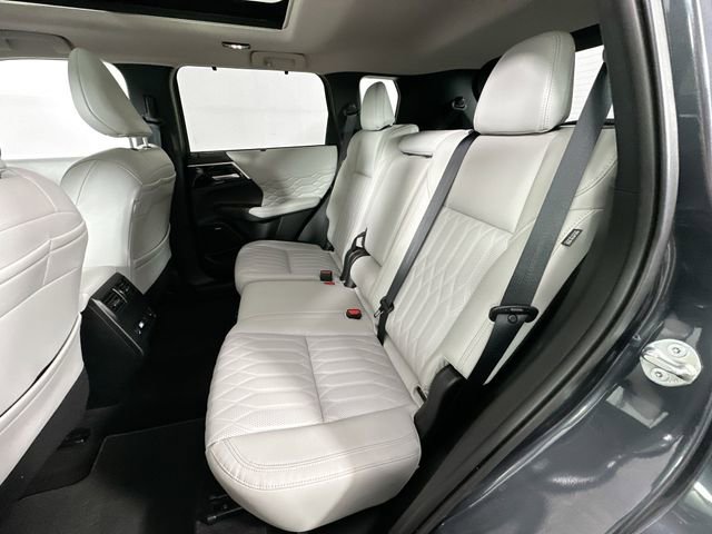 Used 2025 Mitsubishi Outlander SEL image 27