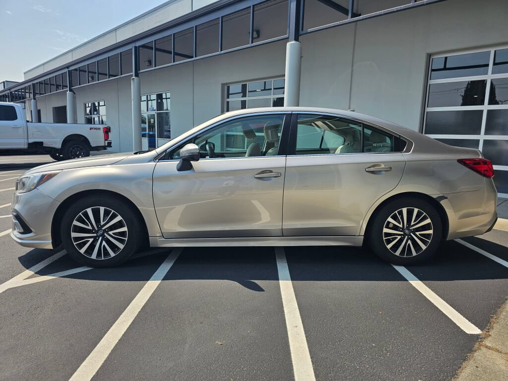 Used 2018 Subaru Legacy 2.5i Premium AWD/4WD image 2