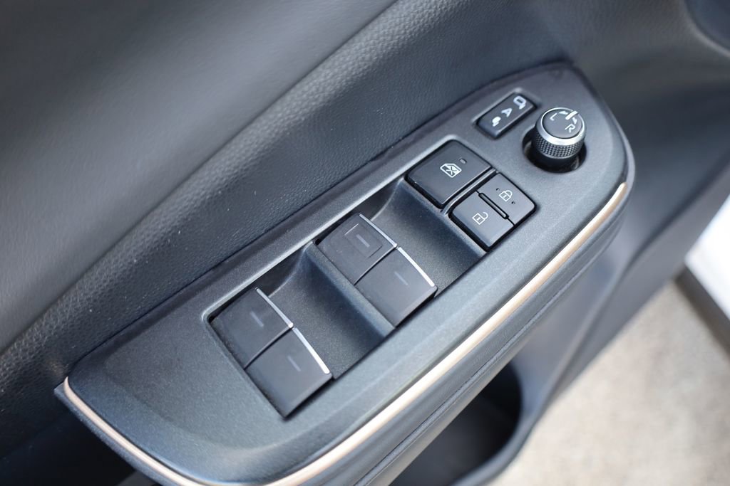 Used 2023 Toyota Crown XLE image 12