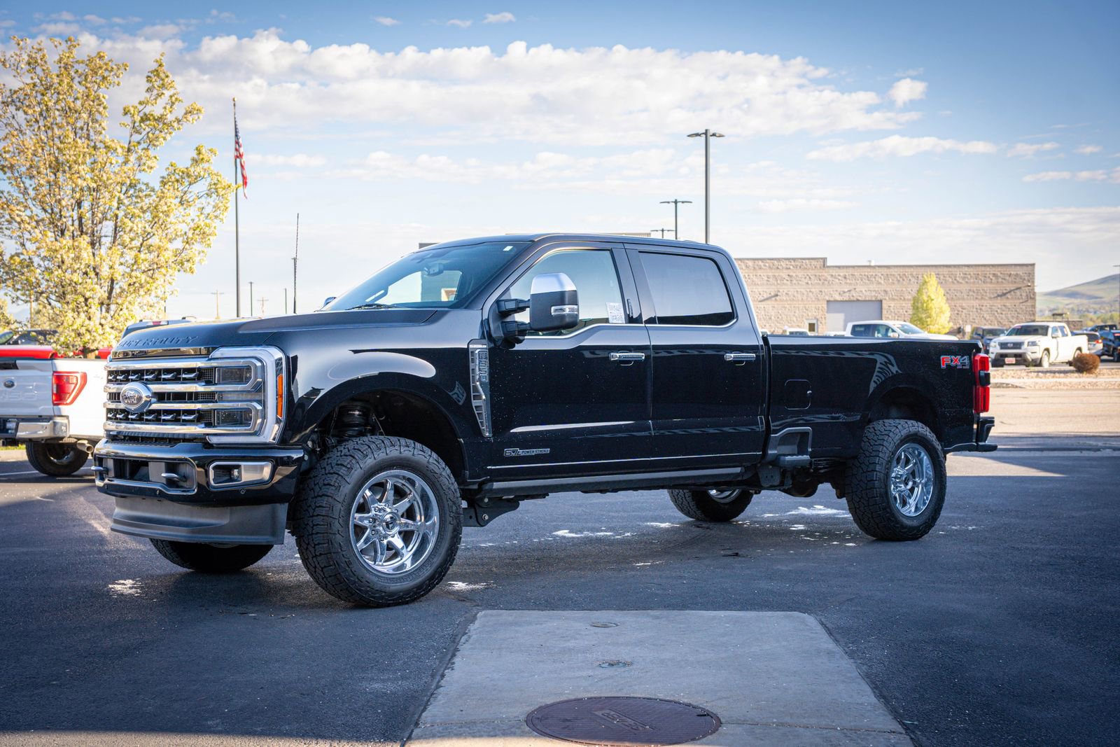 Used 2023 Ford F350 Platinum AWD/4WD image 11