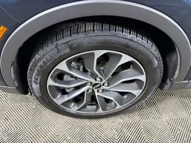 Used 2022 Lincoln Nautilus Reserve image 10