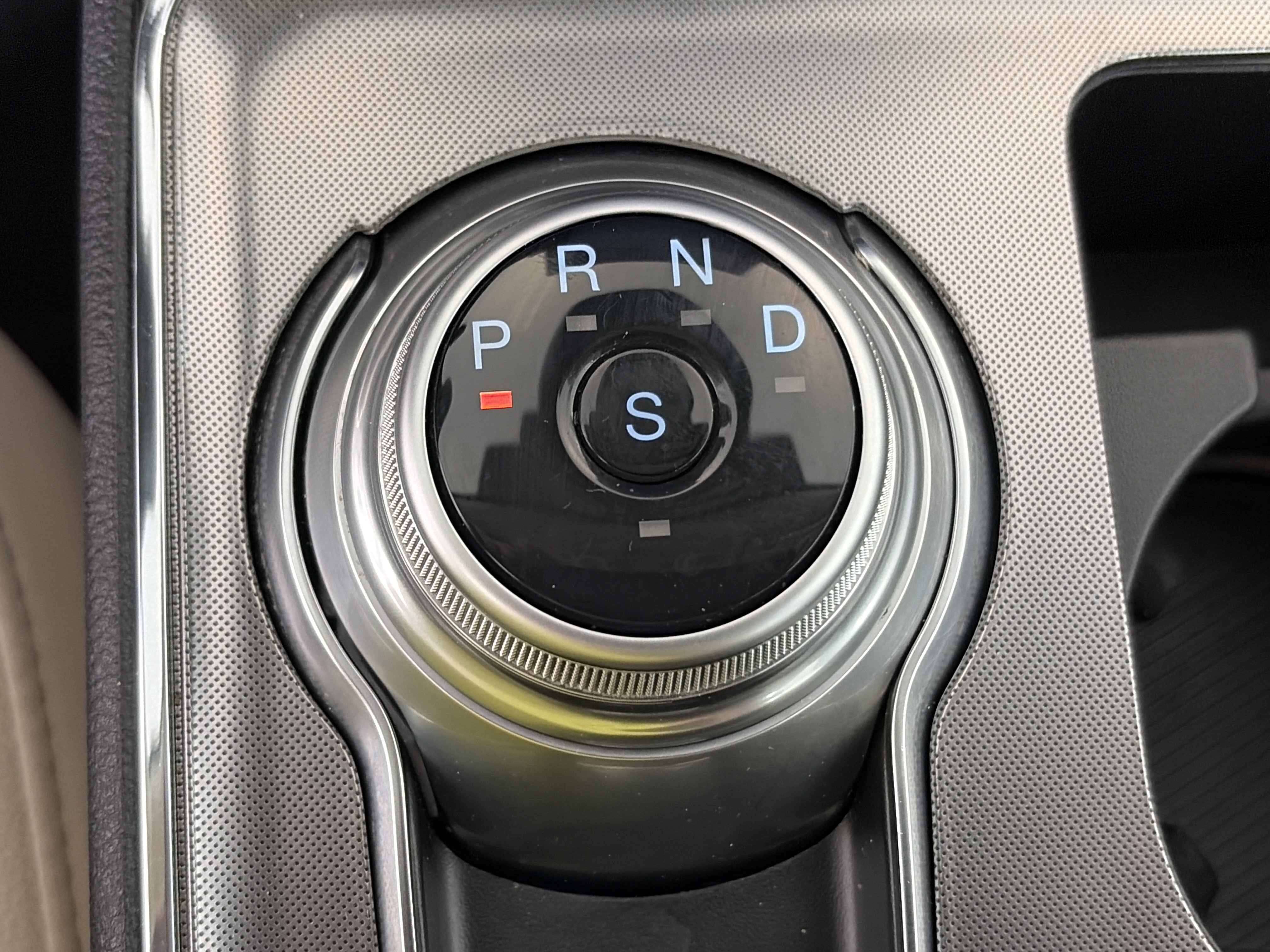 Used 2023 Ford Edge Titanium AWD/4WD image 32