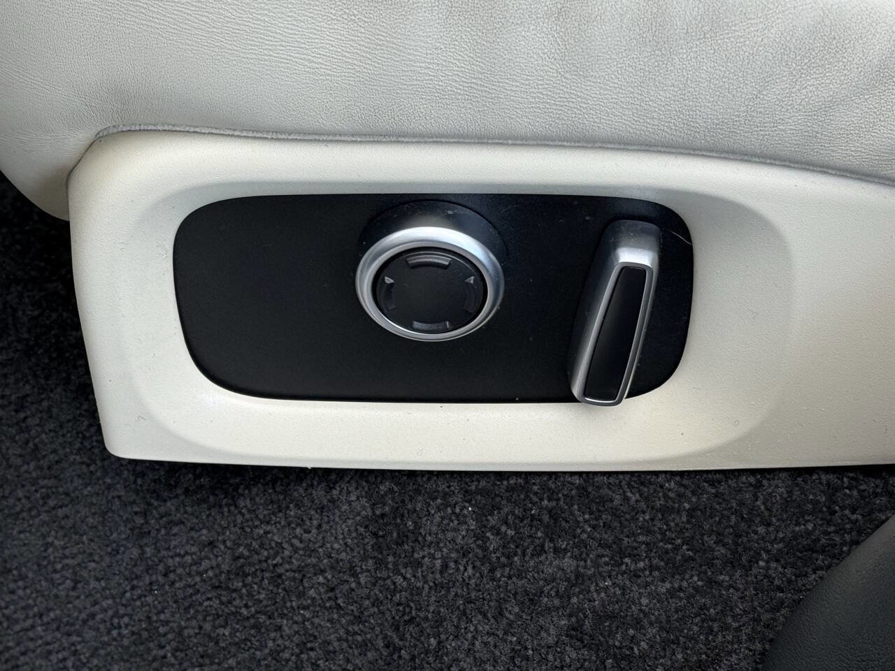 Used 2017 Land Rover Range Rover Long Wheelbase Supercharged image 17