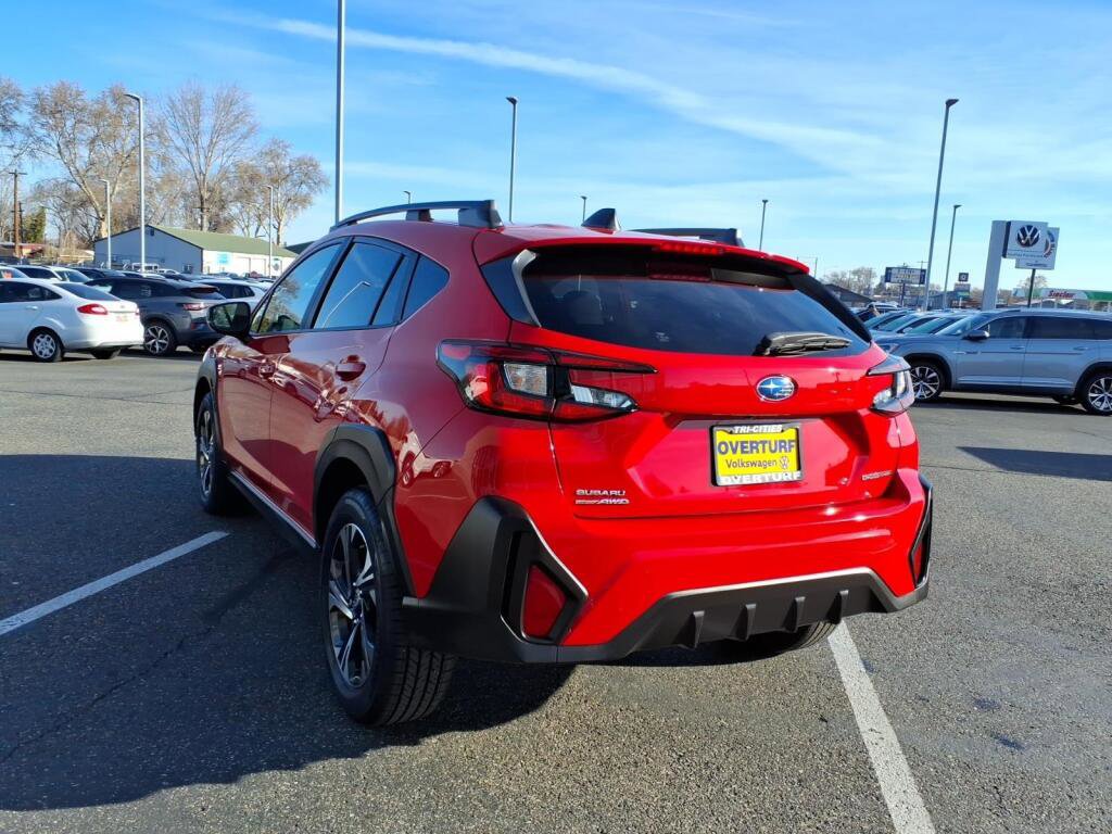 Used 2024 Subaru Crosstrek 2.0i Premium w/ Crosstrek Mirror Package AWD/4WD image 2