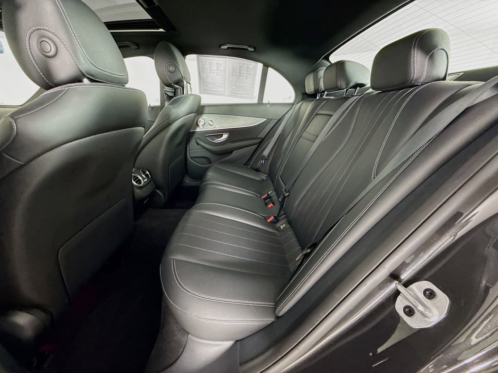 Used 2021 Mercedes-Benz E 350 4MATIC Sedan image 26