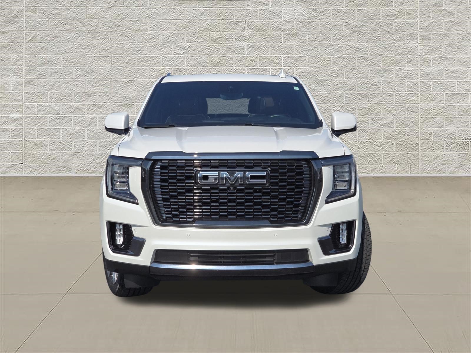 Used 2023 GMC Yukon Denali Ultimate AWD/4WD image 2