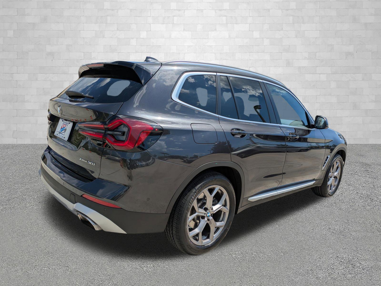 Used 2023 BMW X3 xDrive30i w/ Convenience Package w/ZPA AWD/4WD image 2