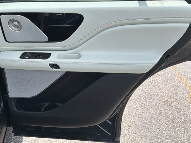 New 2027 Lincoln Aviator Black Label AWD/4WD image 17