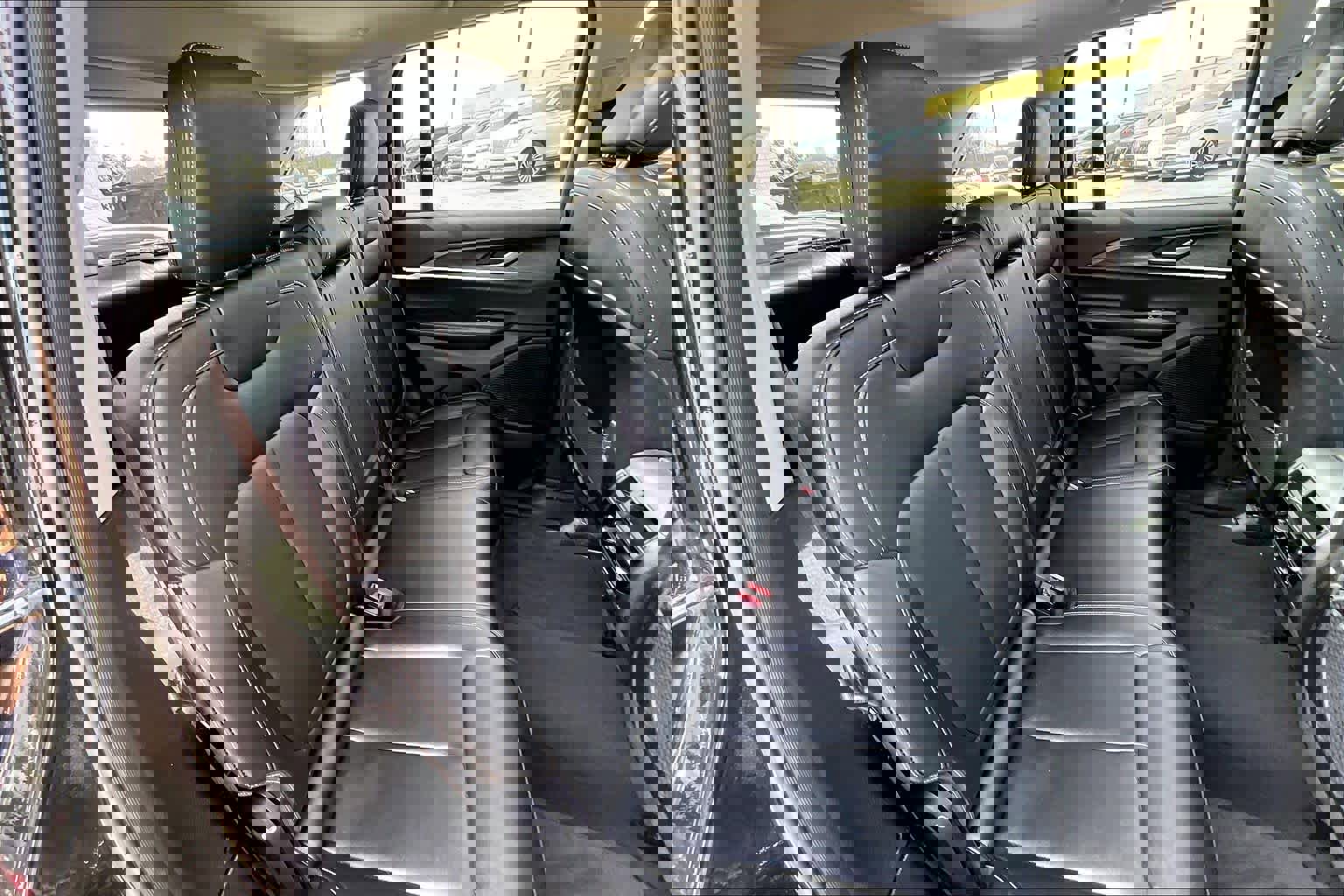 Used 2023 Jeep Grand Cherokee Limited image 21