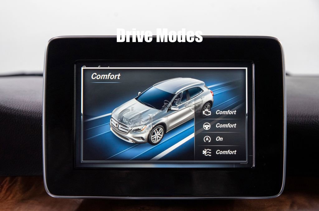 Used 2016 Mercedes-Benz GLA 250 4MATIC image 26